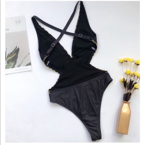 Sexy Black Lavish One Piece Swimwear - Picture 3 of 6